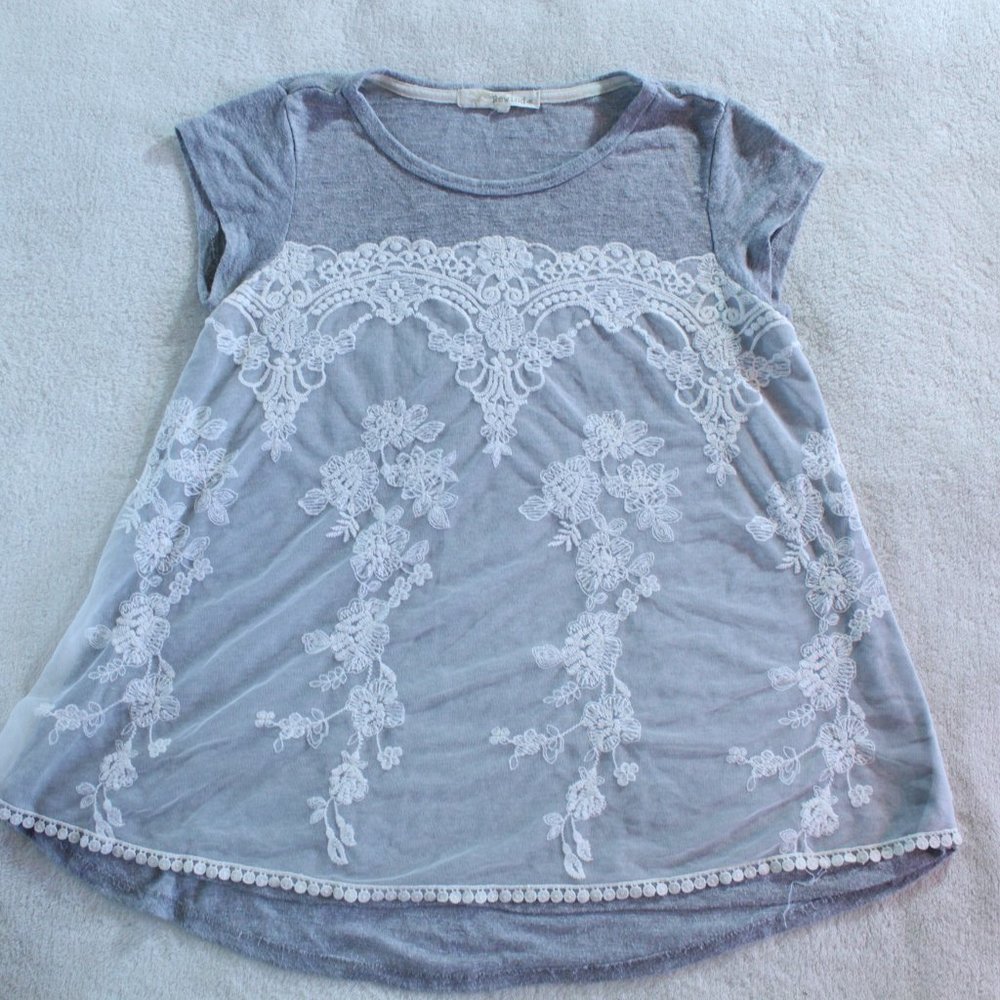 REWIND Grey Lace Top / Size Small